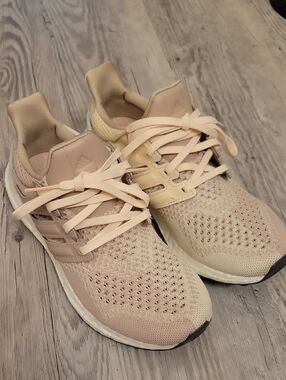 adidas Ultraboost Women's Nude/Beige Knit Running Sneakers Size 6